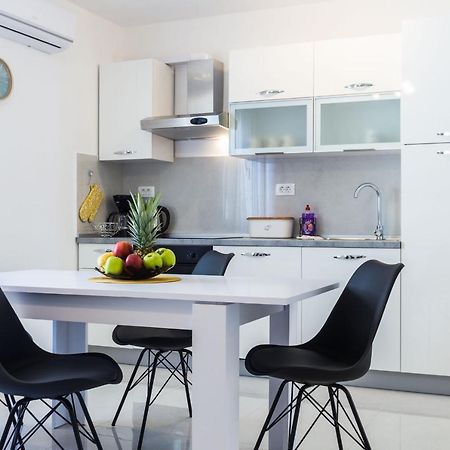 Petra Modern Apartment With Free Parking And Bbq Zadar Exterior foto