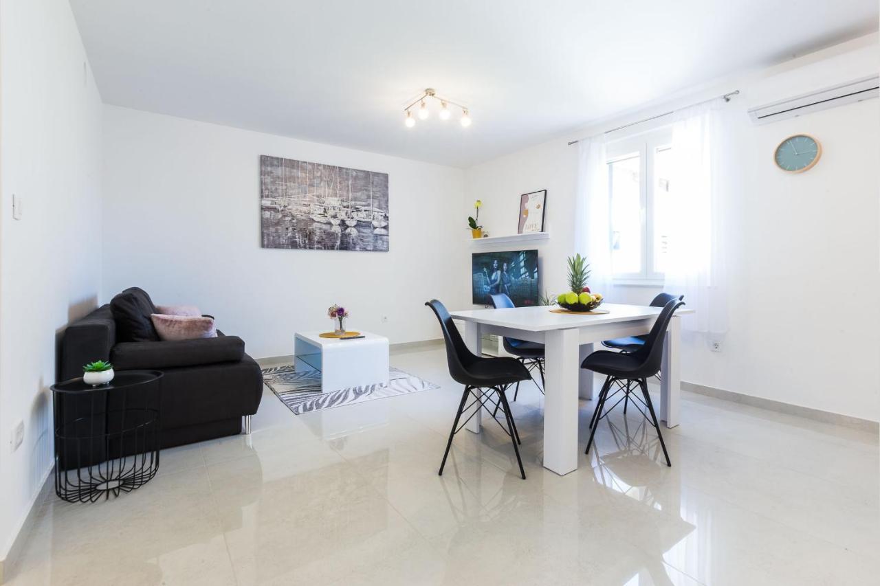 Petra Modern Apartment With Free Parking And Bbq Zadar Exterior foto