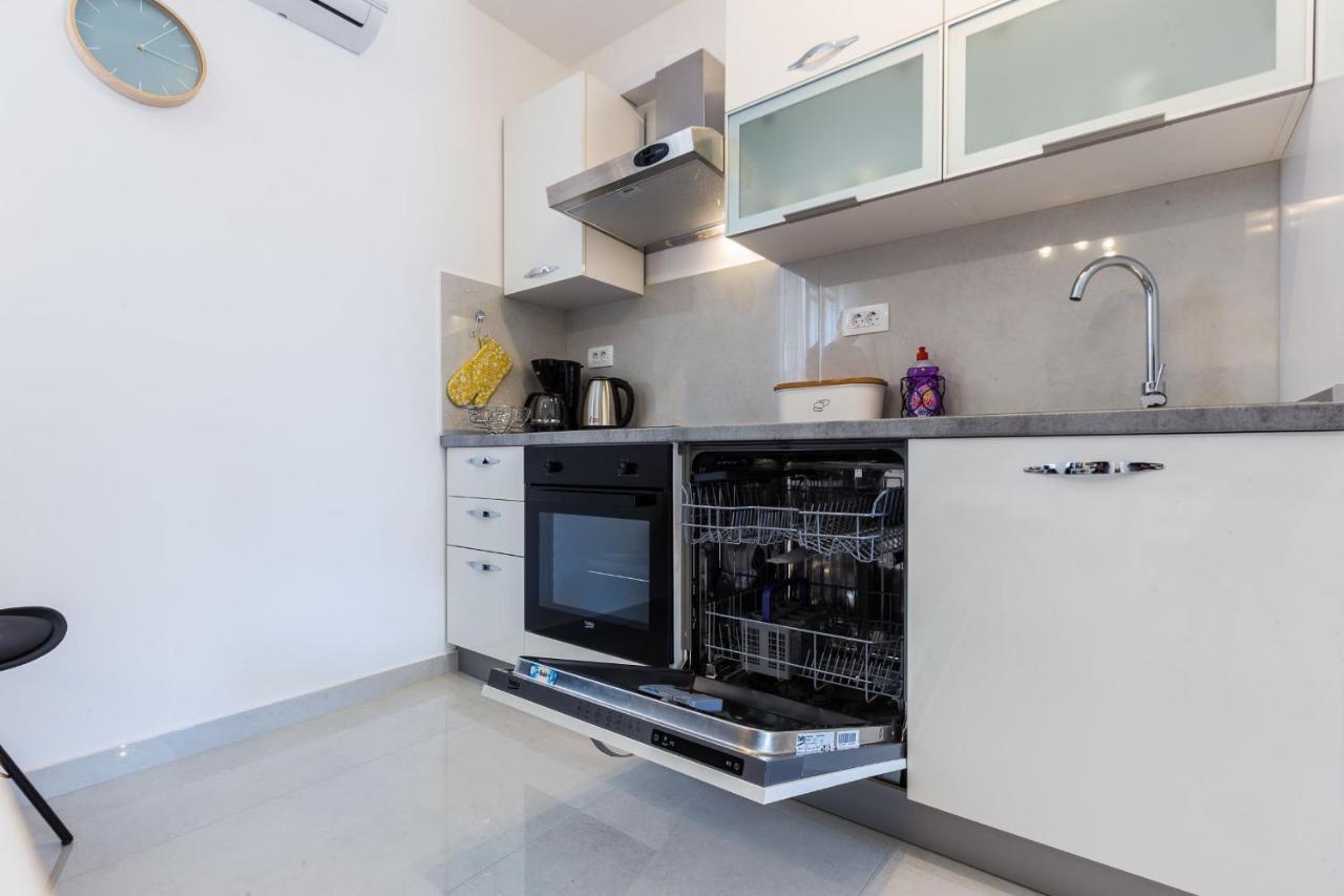 Petra Modern Apartment With Free Parking And Bbq Zadar Exterior foto