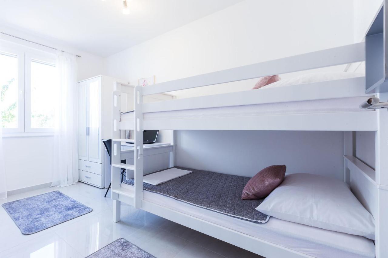 Petra Modern Apartment With Free Parking And Bbq Zadar Exterior foto